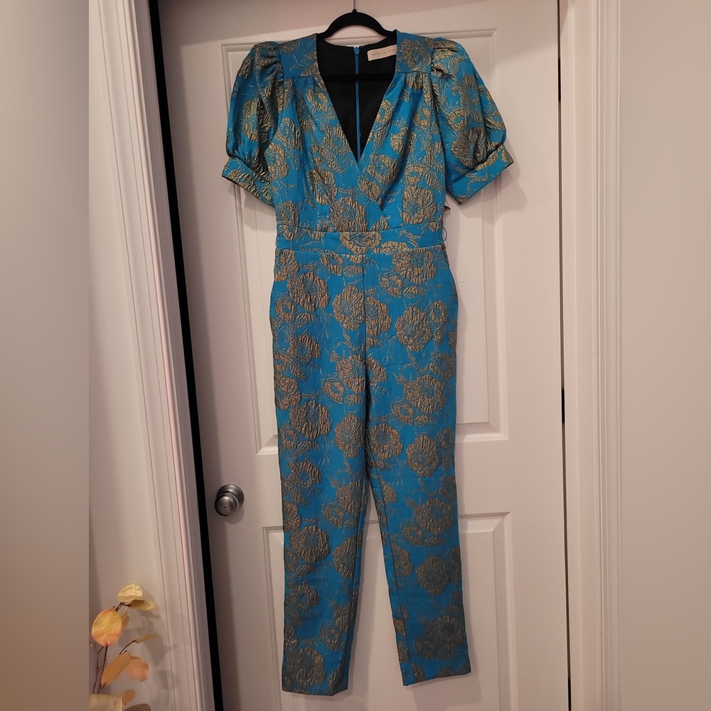 Jumpsuit size 6 never worn new with tag